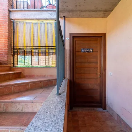 Cozy With Garden In Laghetto By Wonderful Italy Appartamento